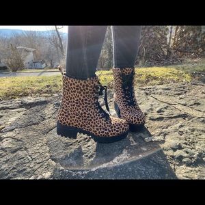 Leopard boots
